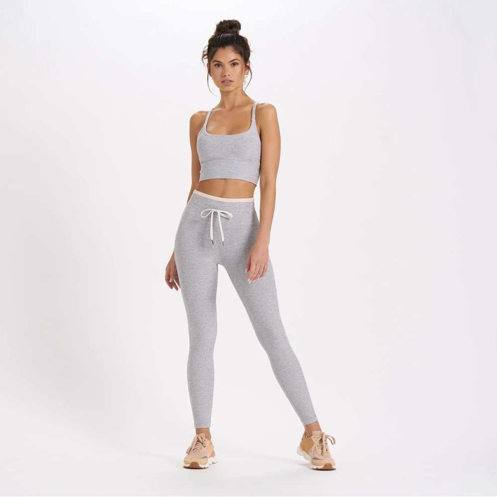 Vuori Vibe Elevation Legging and Sports Bra Tank Top - Size Medium - Light Grey